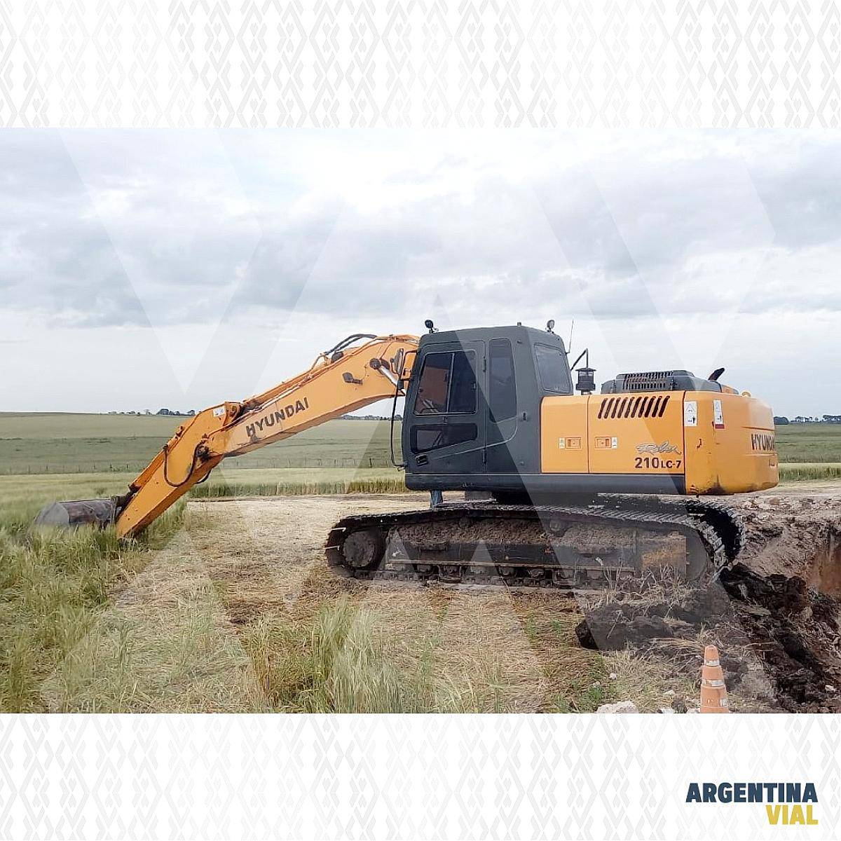 Excavadora Hyundai 210 (id759)