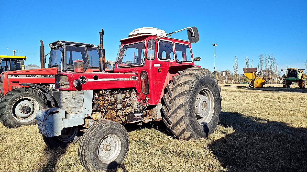Tractor Massey Ferguson 1095 108 HP - Usado 1976