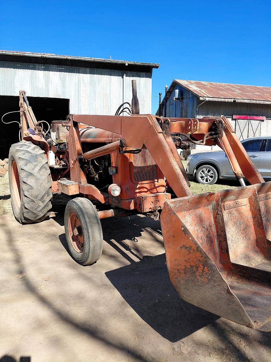 Tractor Fiat 780 con Pala Cargadora y Retroexcavadora