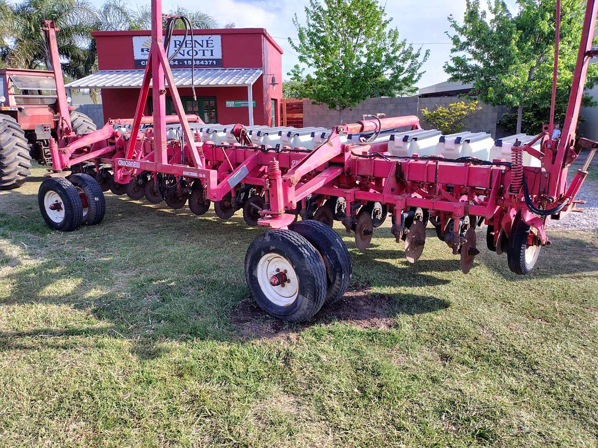 Sembradora Crucianelli Gringa de 14 a 52 con Monitor.