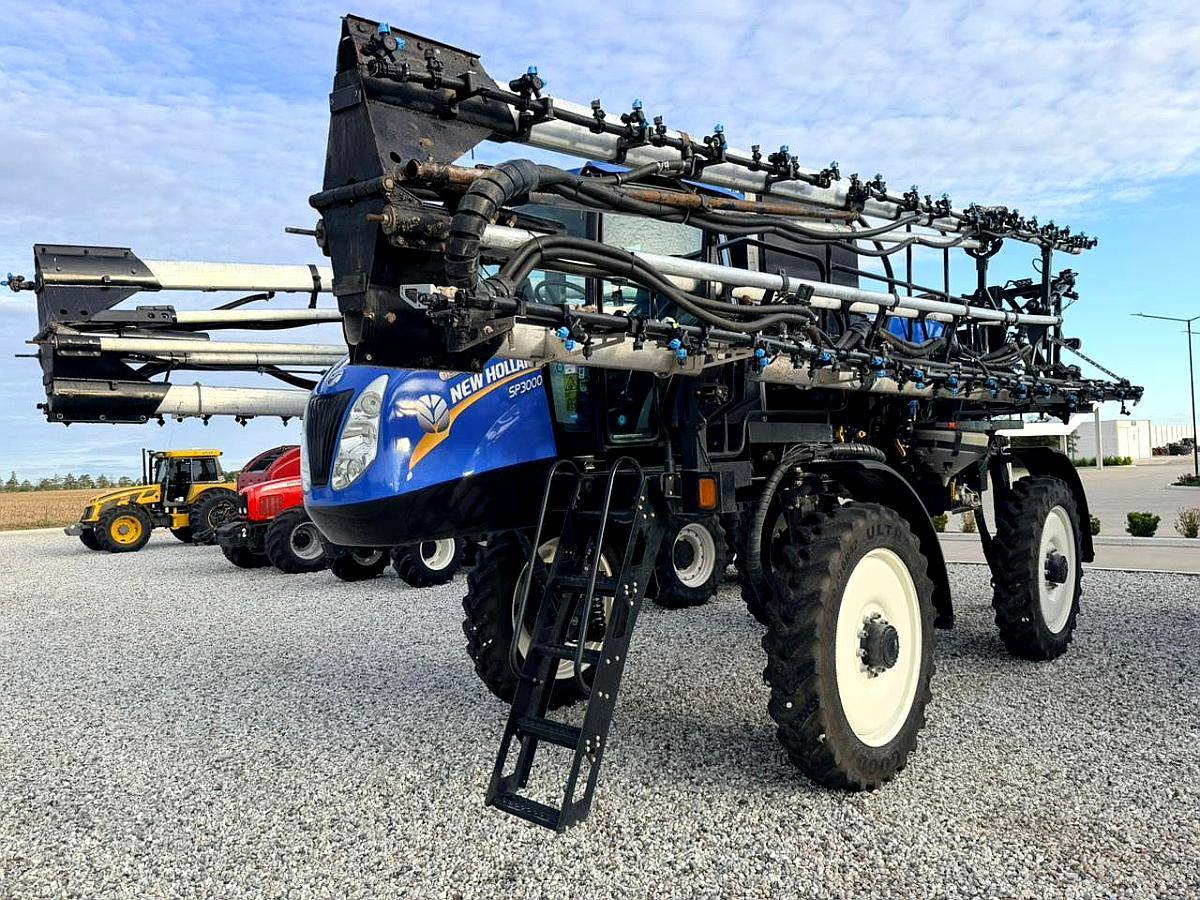 New Holland Defensor 3000 - año 2023
