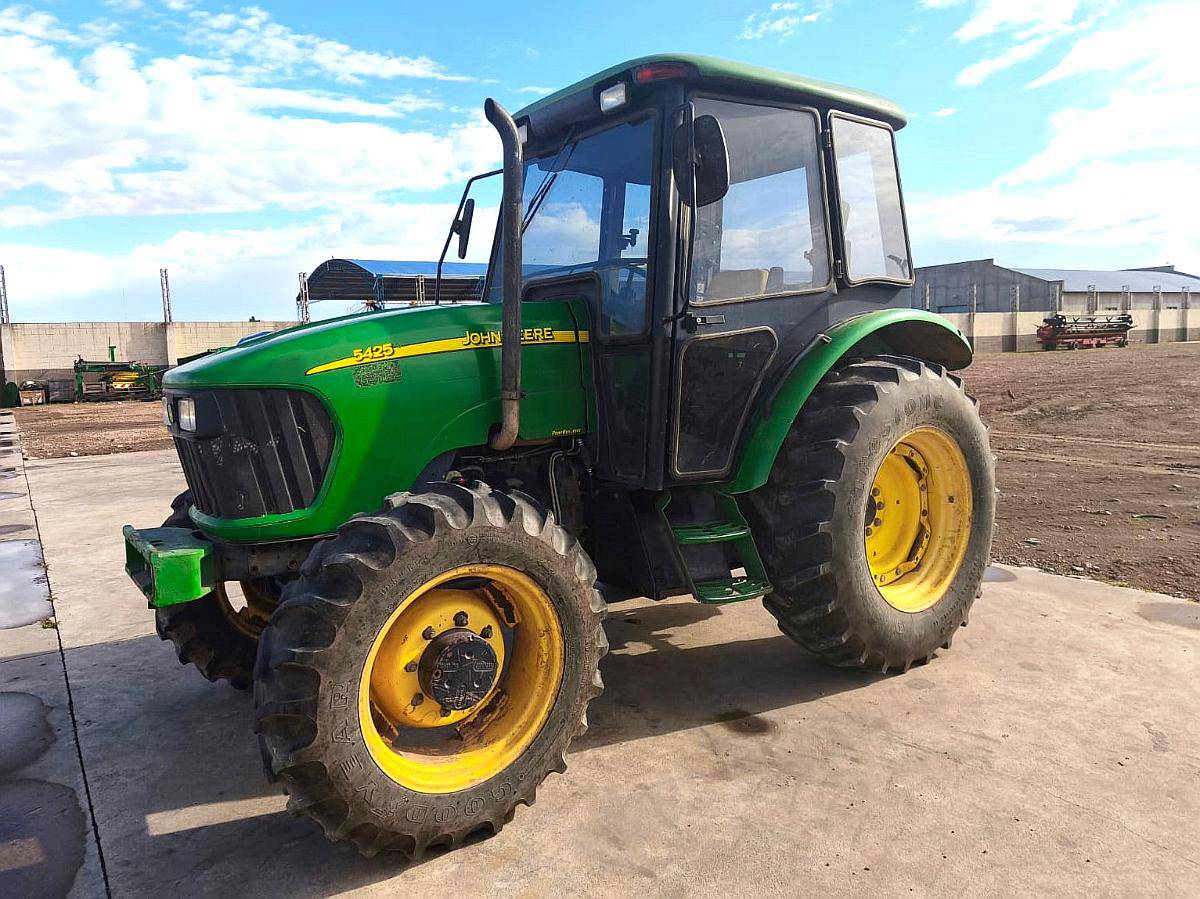 30tractor John Deere 5425, año 2009
