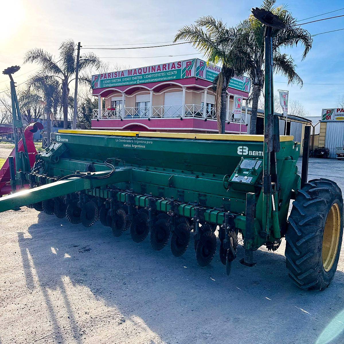 Sembradora Bertini 10.000 de 25 Lineas a 17.5.