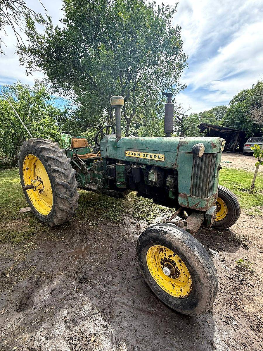 Tractor John Deere 445