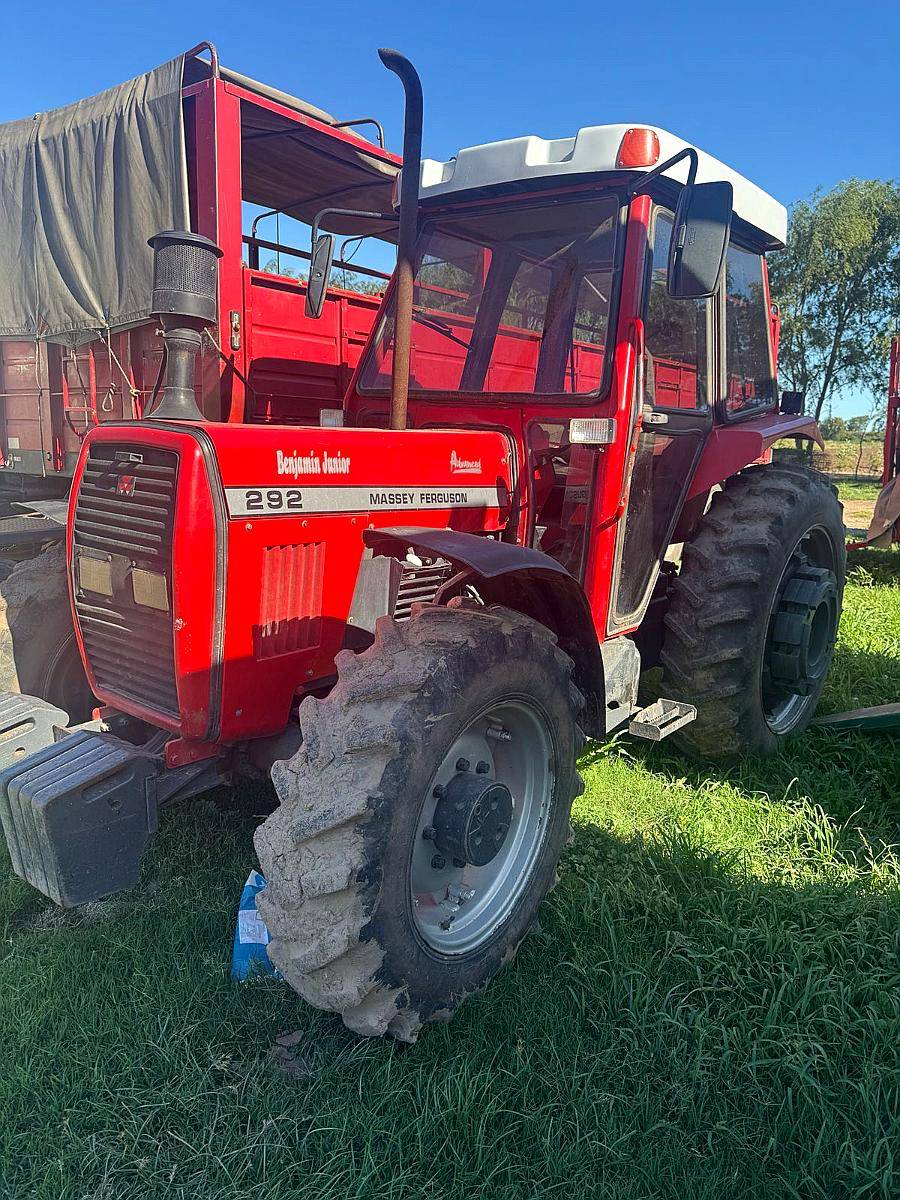 Tractor Massa, Ferguson 292. Doble Tracción . Cabina Origi