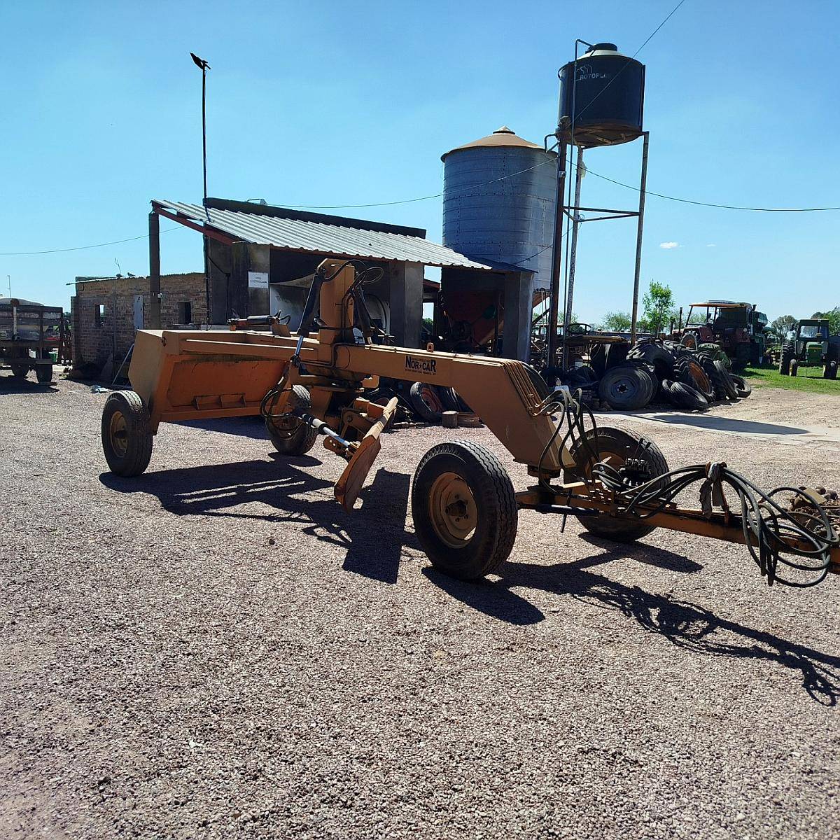 Niveladora de Arrastre - NOR Car- 4 Ruedas- Toda Hidráulica