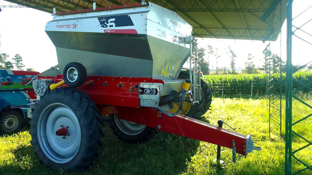 Fertilizadora al Voleo Fertec