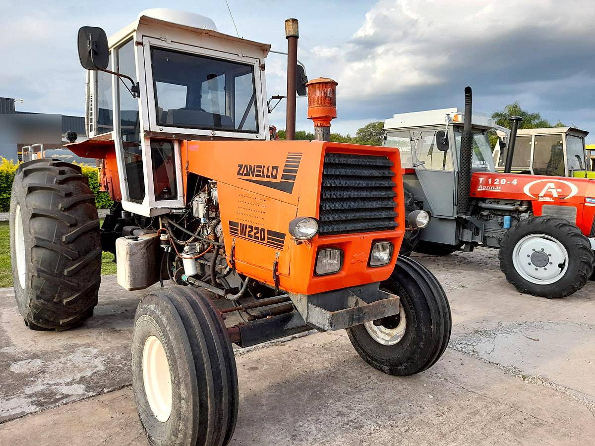 Tractor Zanello 220 148 HP Cabina con AA muy Bueno Agroads