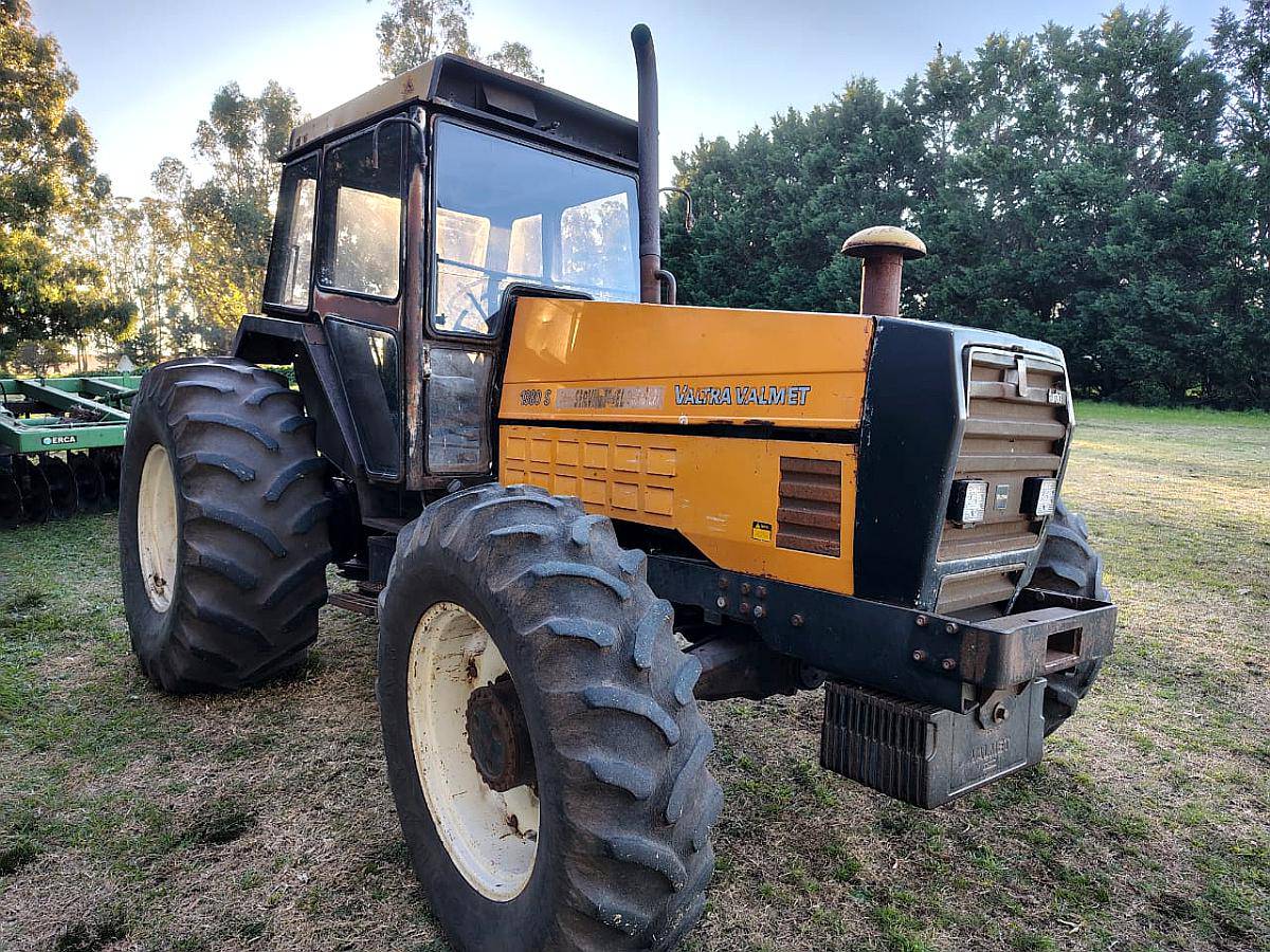 Tractor Valtra 1380 S
