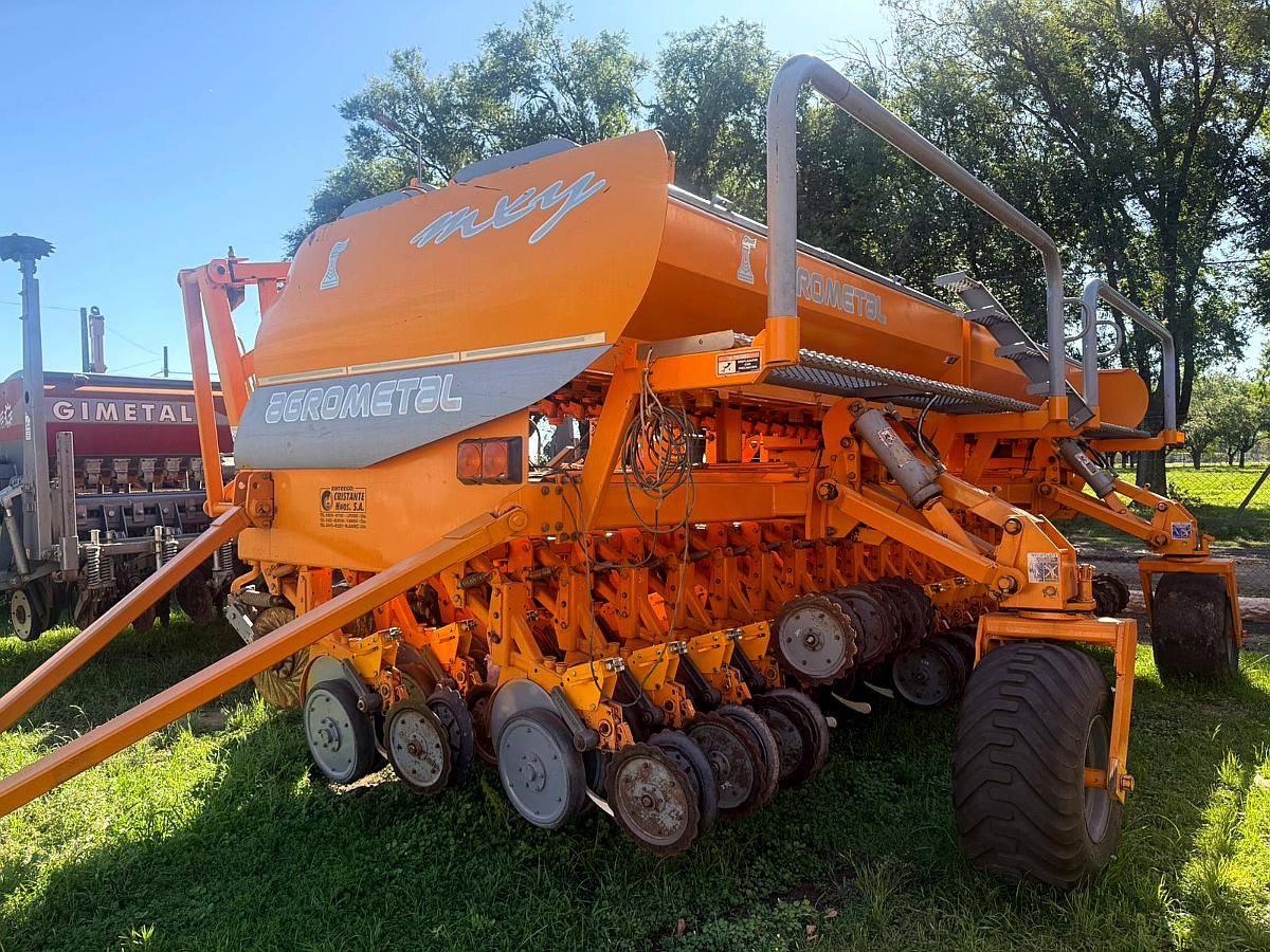 Sembradora Agrometal MXY 37/17.5