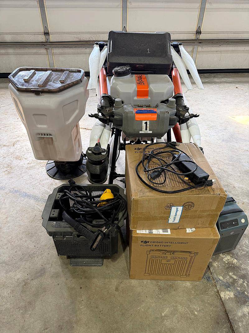Kit de Dron DJI T50 para Pulverización y Esparcimiento