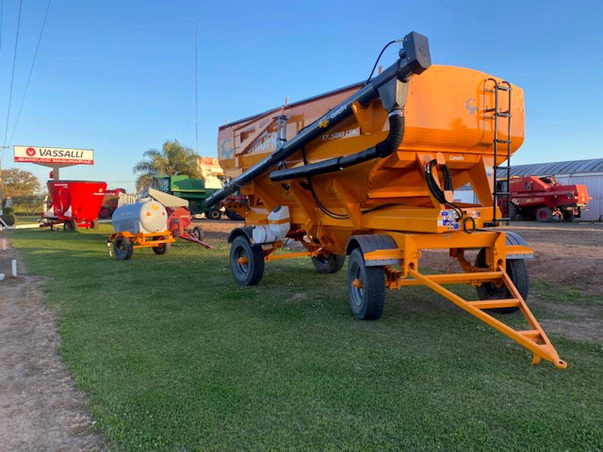 Acoplado Comofra Semilla y Fertilizante 17500lts 10 Cheques