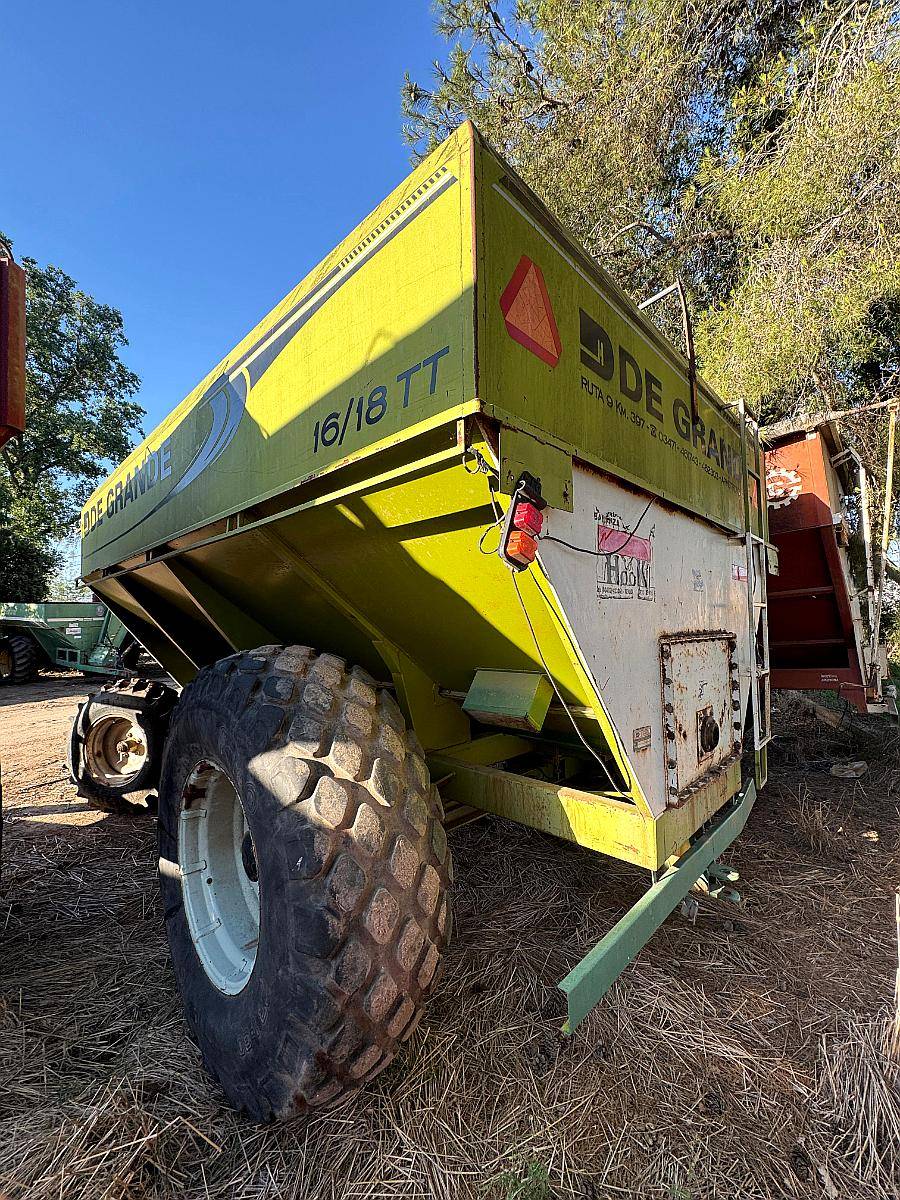 Tolva Autodescargable 2 Ejes 16 18 TN de Grande C Balanza