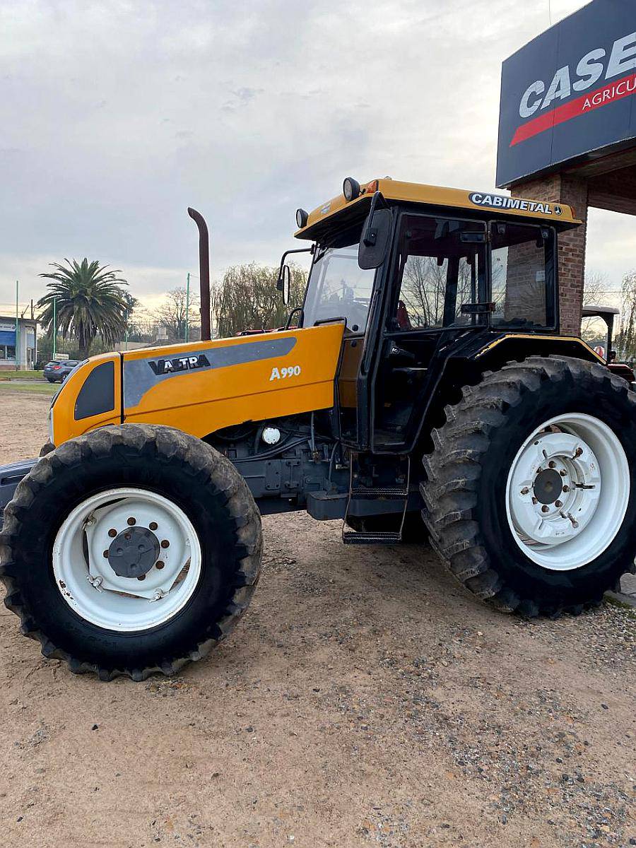 Tractor Valtra 990 Doble Traccion con 3 Puntos