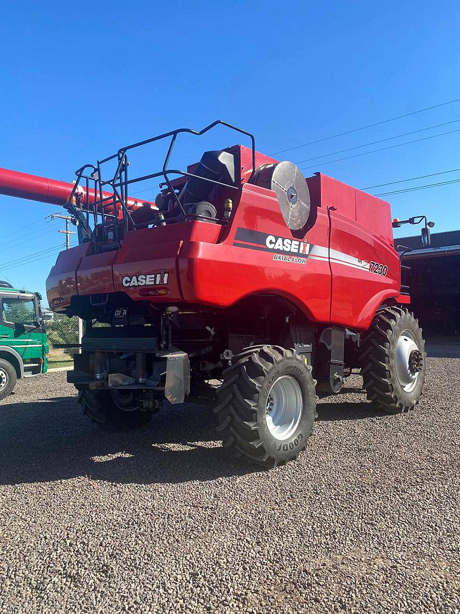 Cosechadora Case IH 7230 - año 2017 - Draper 40 - 5.500 Hs