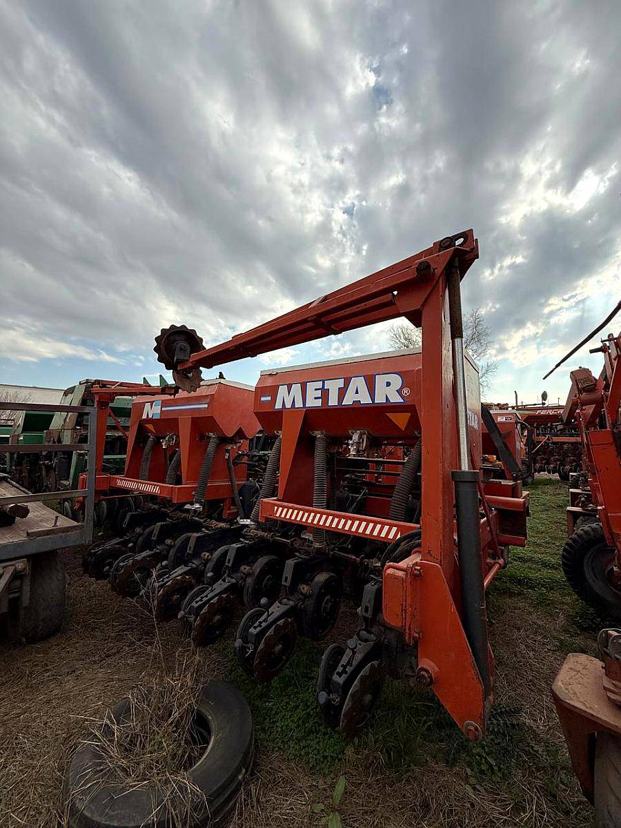 Sembradora Metar de 11 a 26 y 11 a 52