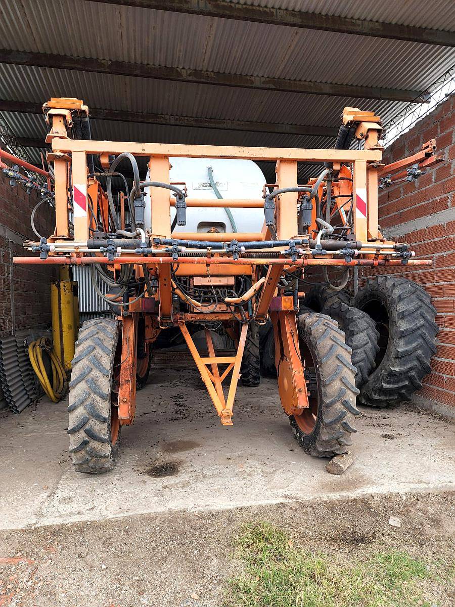 Pulverizadora Jacto Uniport 2000 Lts