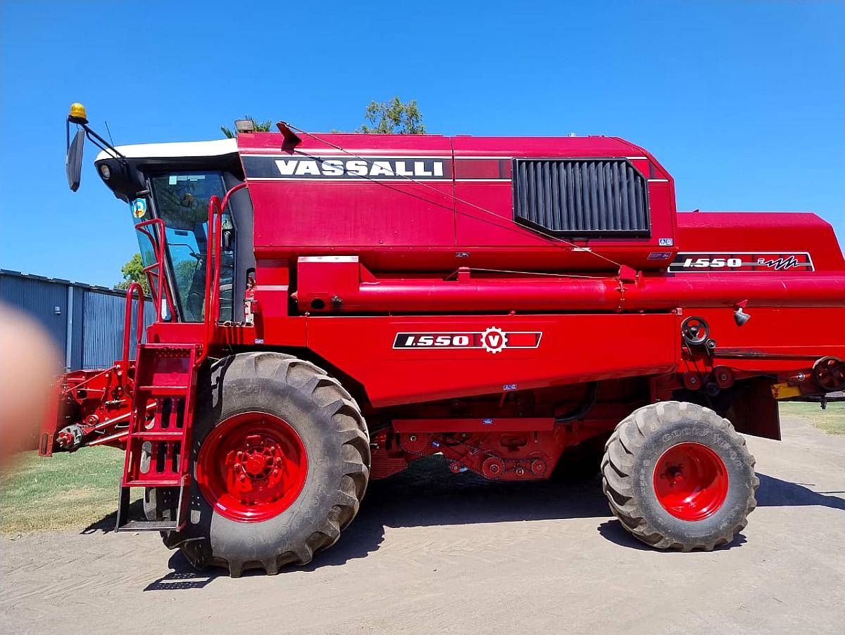 Cosechadora Vassalli 1550 año 2011