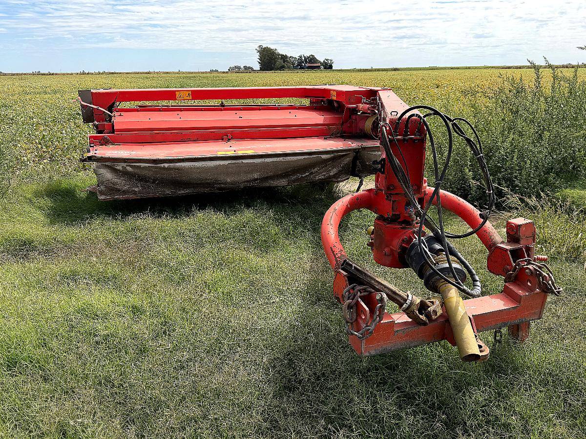 Segadora Kuhn FC 352 RG a Reparar Barra de Corte