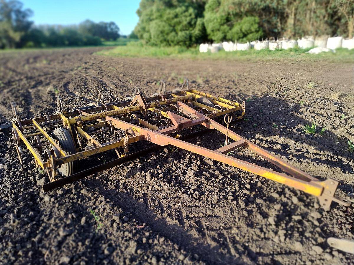 Vibro Cultivador con Rolo y Rabasto