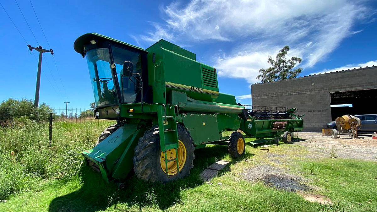 Cosechadora John Deere 1175 a año 2000
