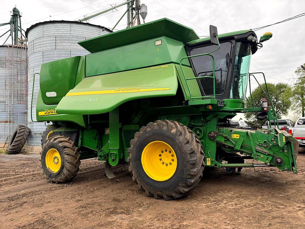 John Deere 9750 SS 635f. Piloto. M 2000 HS. R 6400 Hs