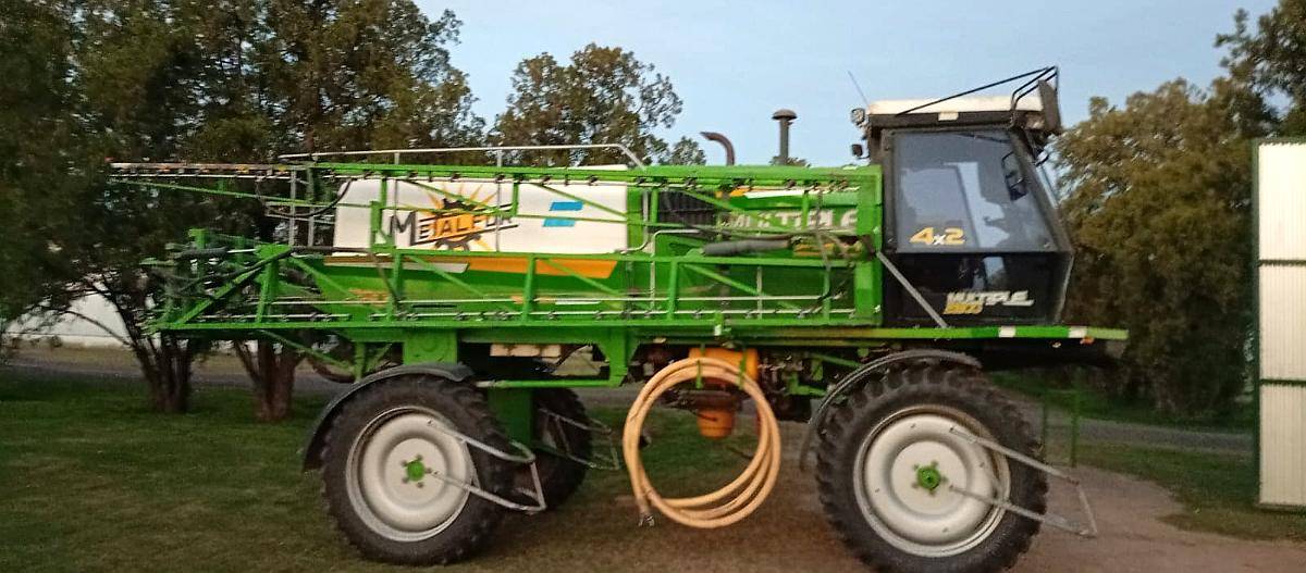 Pulverizadora Metalfor M2800 Usada en Excelente Estado