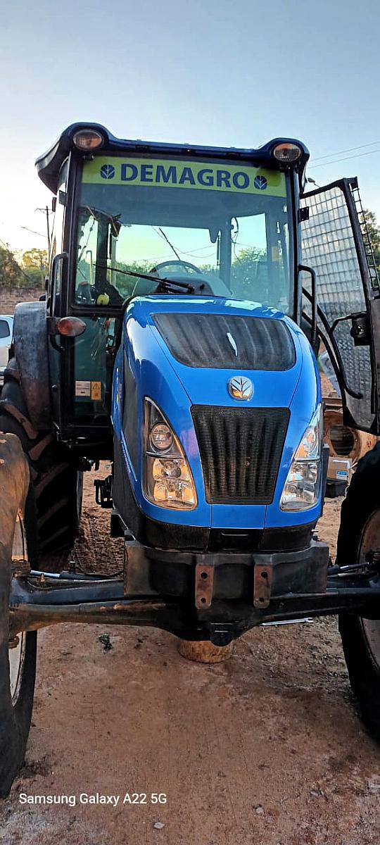 Tractor New Holand TD5 110 - 4200 Horass