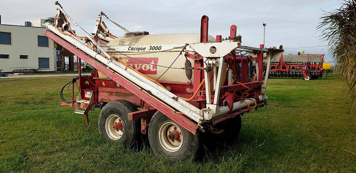Equipo de Arrastre Favot Cacique 3000 año 2010 - a Reparar