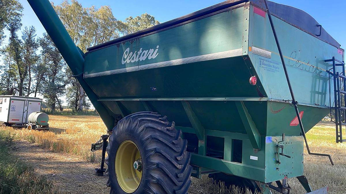 Tolva Cestari 18 TON 2008