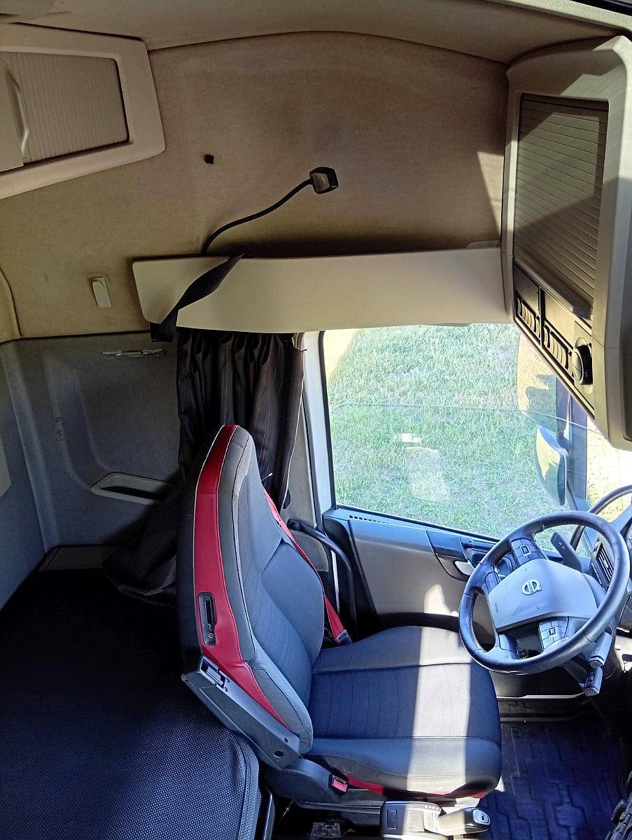 Volvo FH 460 2017 con 700 Mil KMS 6X2