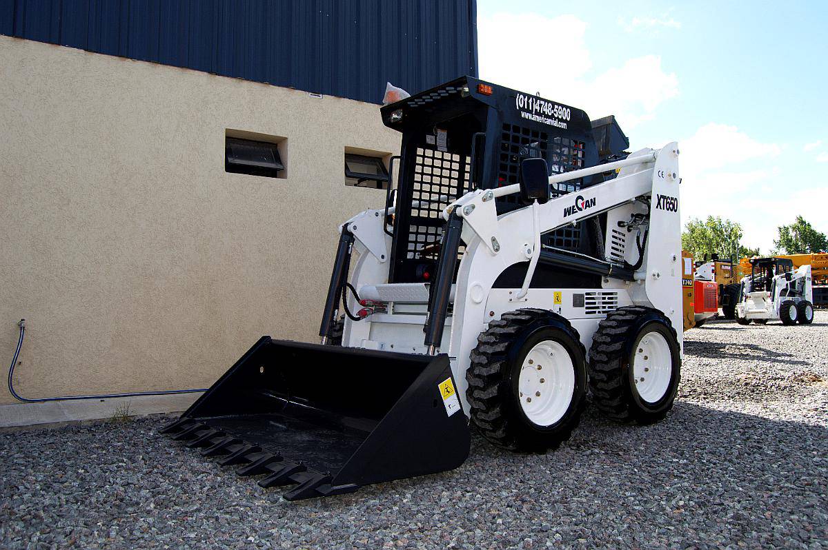 Minicargadora Wecan XT 650
