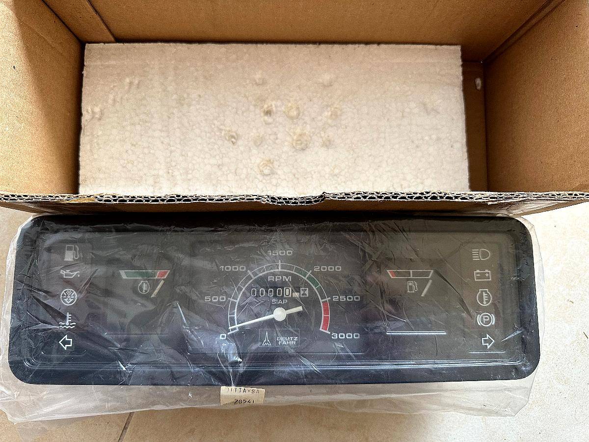 Vendo Tablero Nuevo Original Deutz Fahr AX 4.