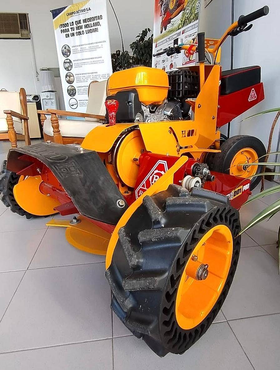 Tractor Cortar Cesped y Desmalezadora