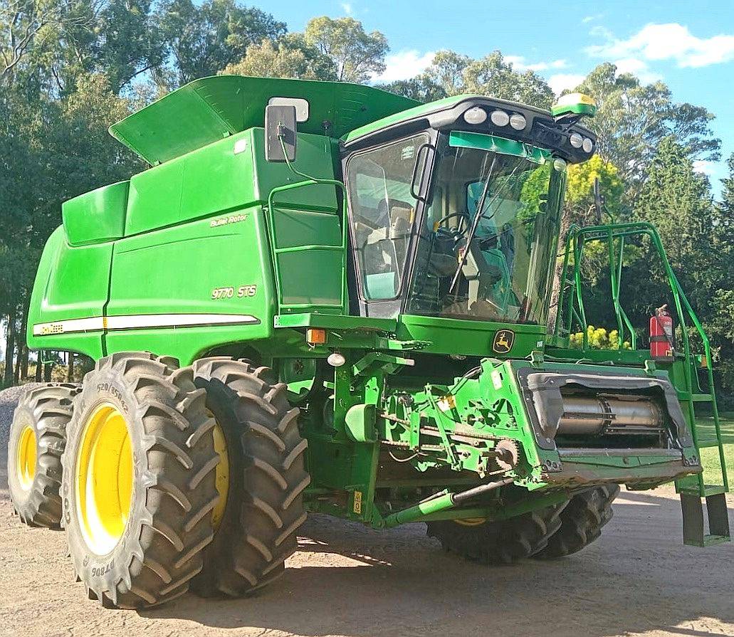 John Deere 9770 Americana año 2010 D. Tracción Draper 35 PIE