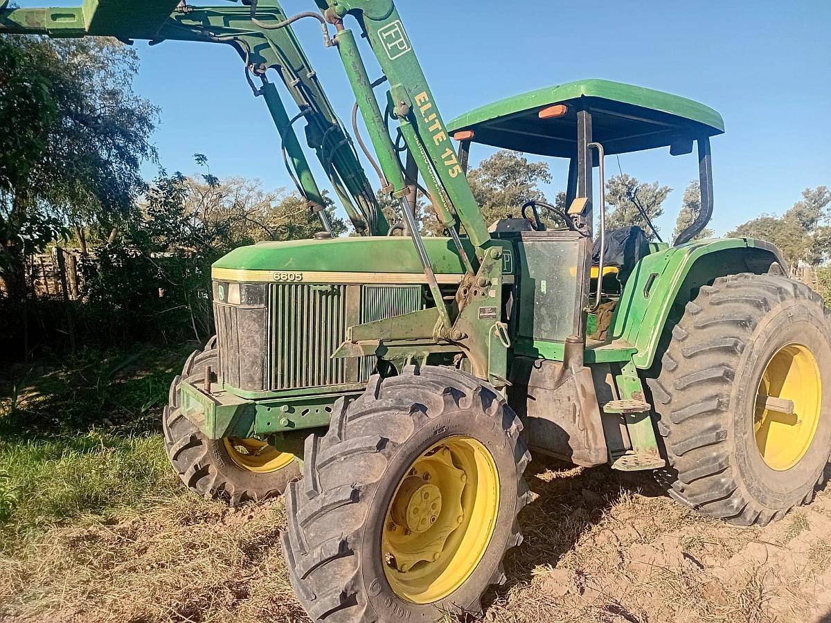 Tractor John Deere 6605 - 2005
