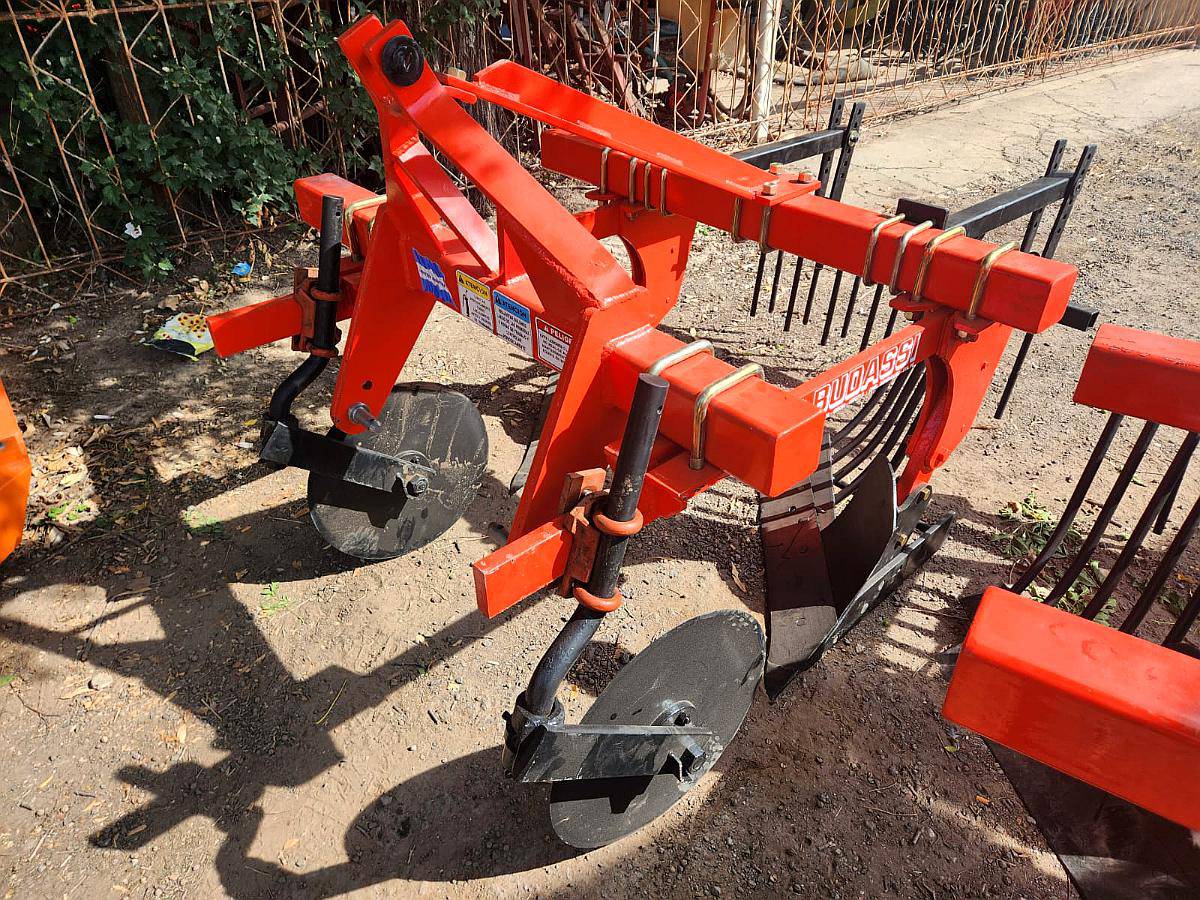 Arado Budassi de 2 Rejas a 80 o a 90 cm