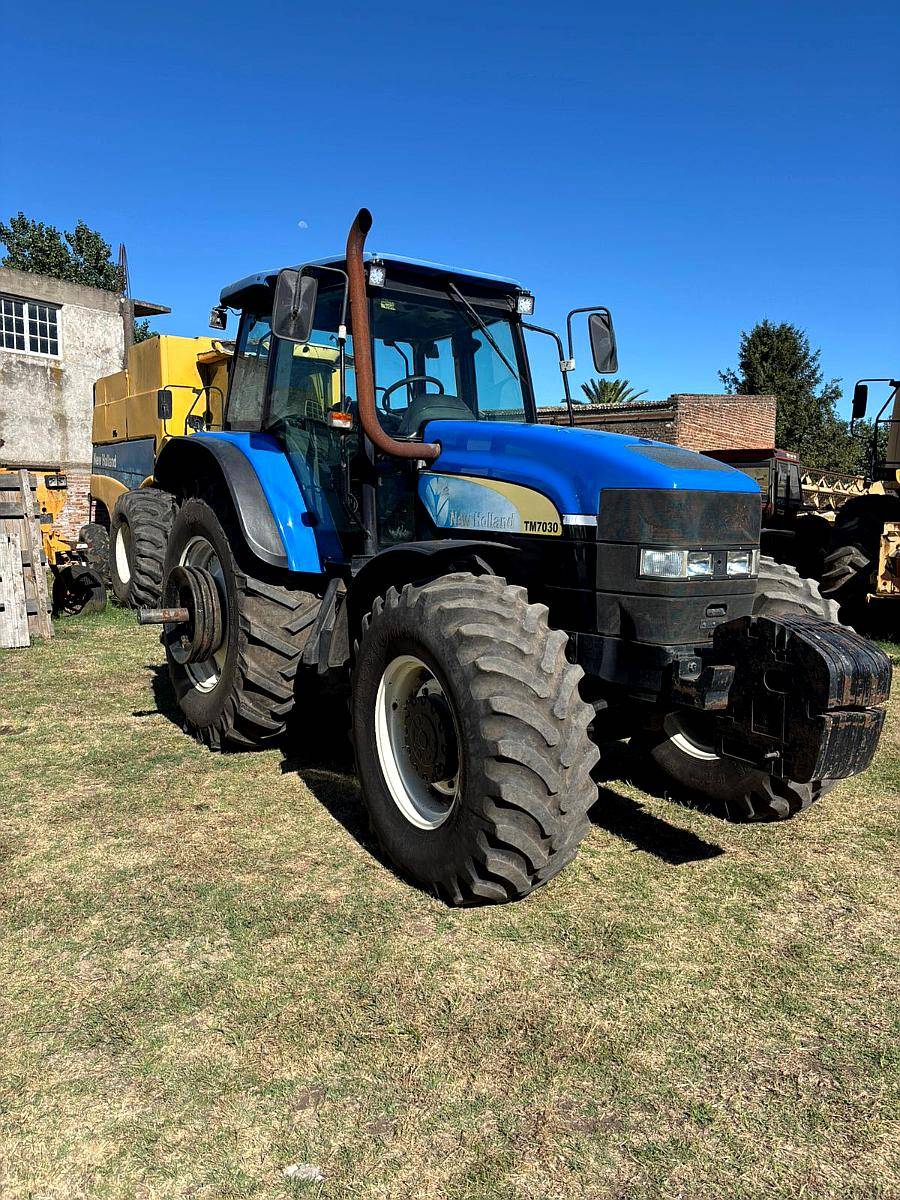 Tractor New Holland TM 7030