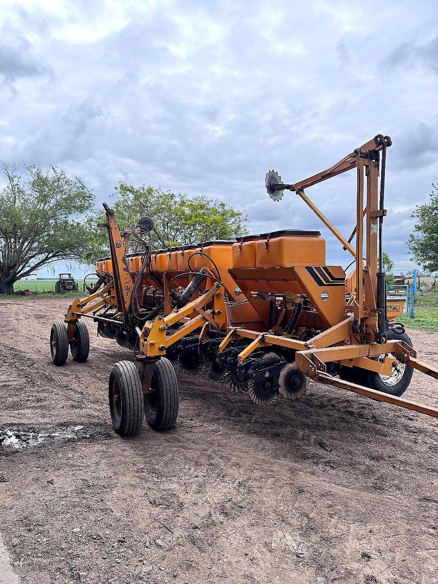 Sembradora Agrometal TX3 .