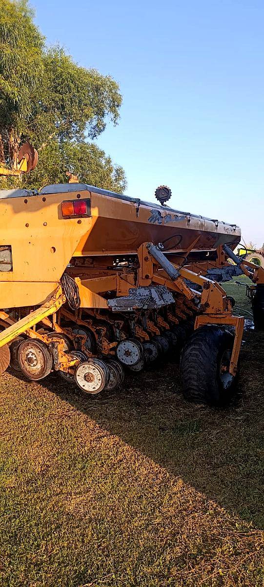 Sembradora Agrometal Modelo MX