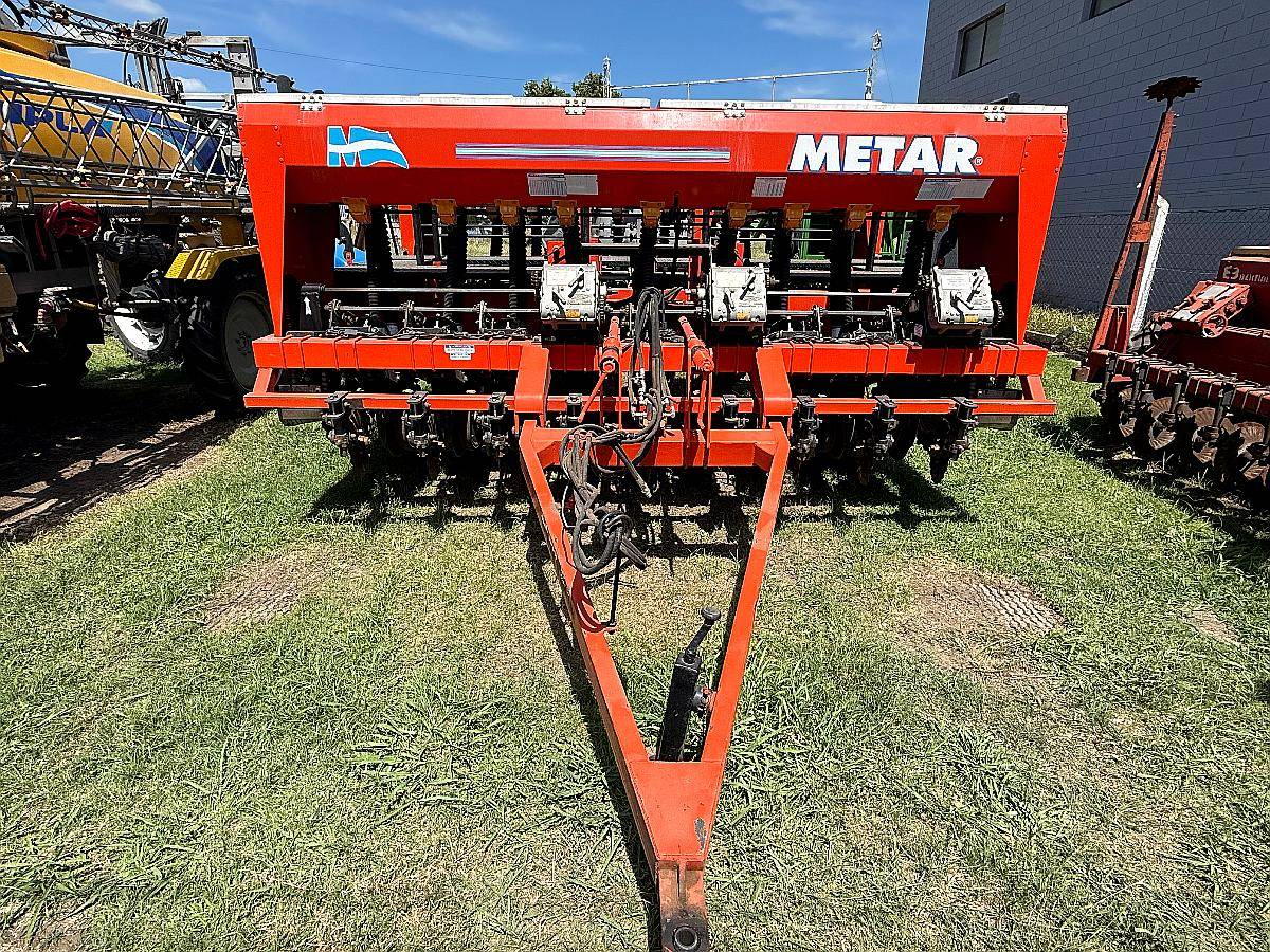 Sembradora Metar 4200 año 2015