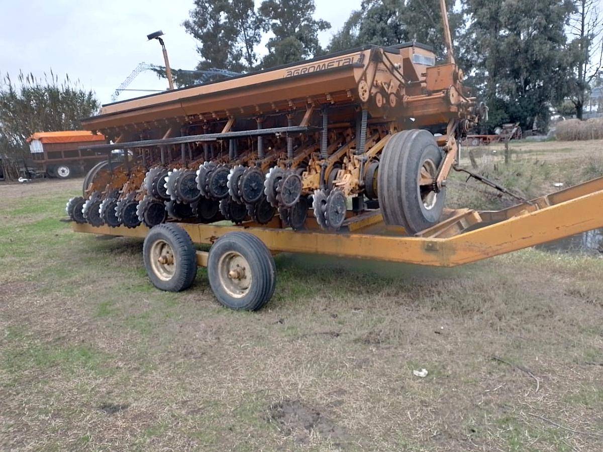 Sembradora Agrometal GX3 21 a 21 con Carro.