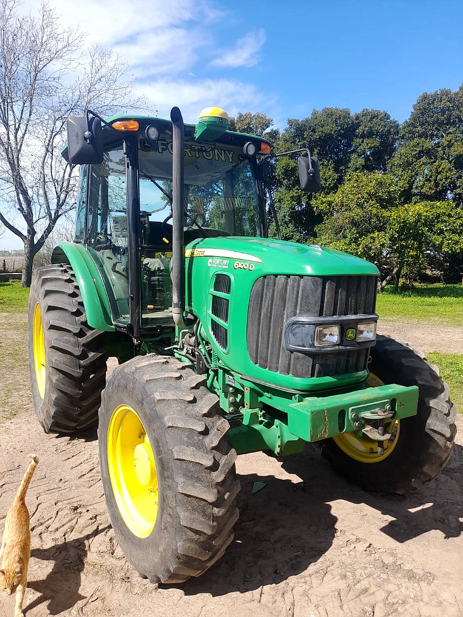 Tractor John Deere 6100d