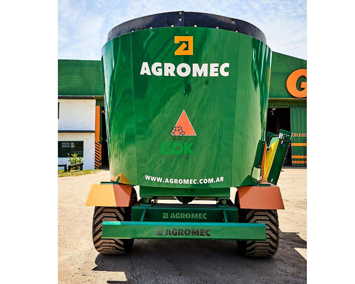 Mixer Vertical 14m3 Descarga Frontal-c/goma Balanza Agromec