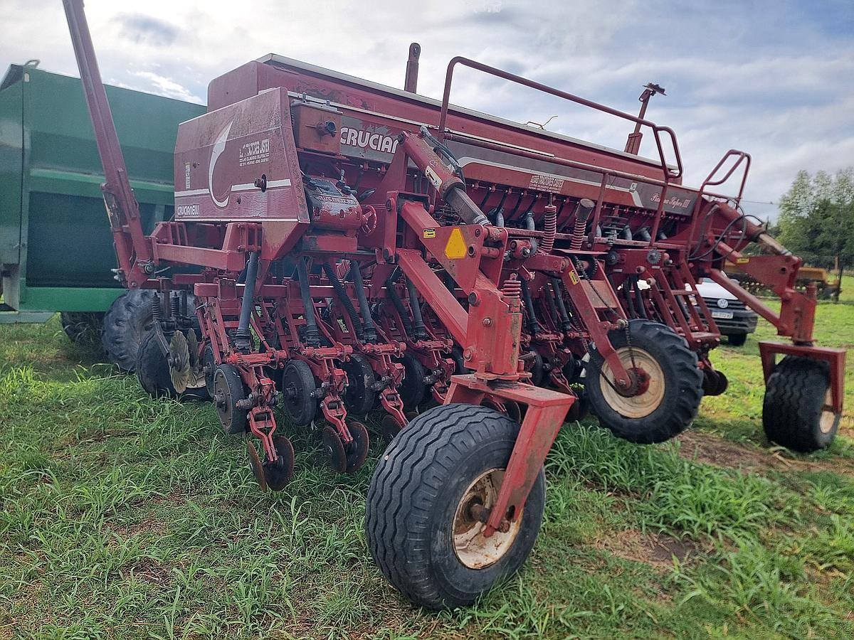 Sembradora Crucianelli Pionera III de 25 a 20 con Alfalfero