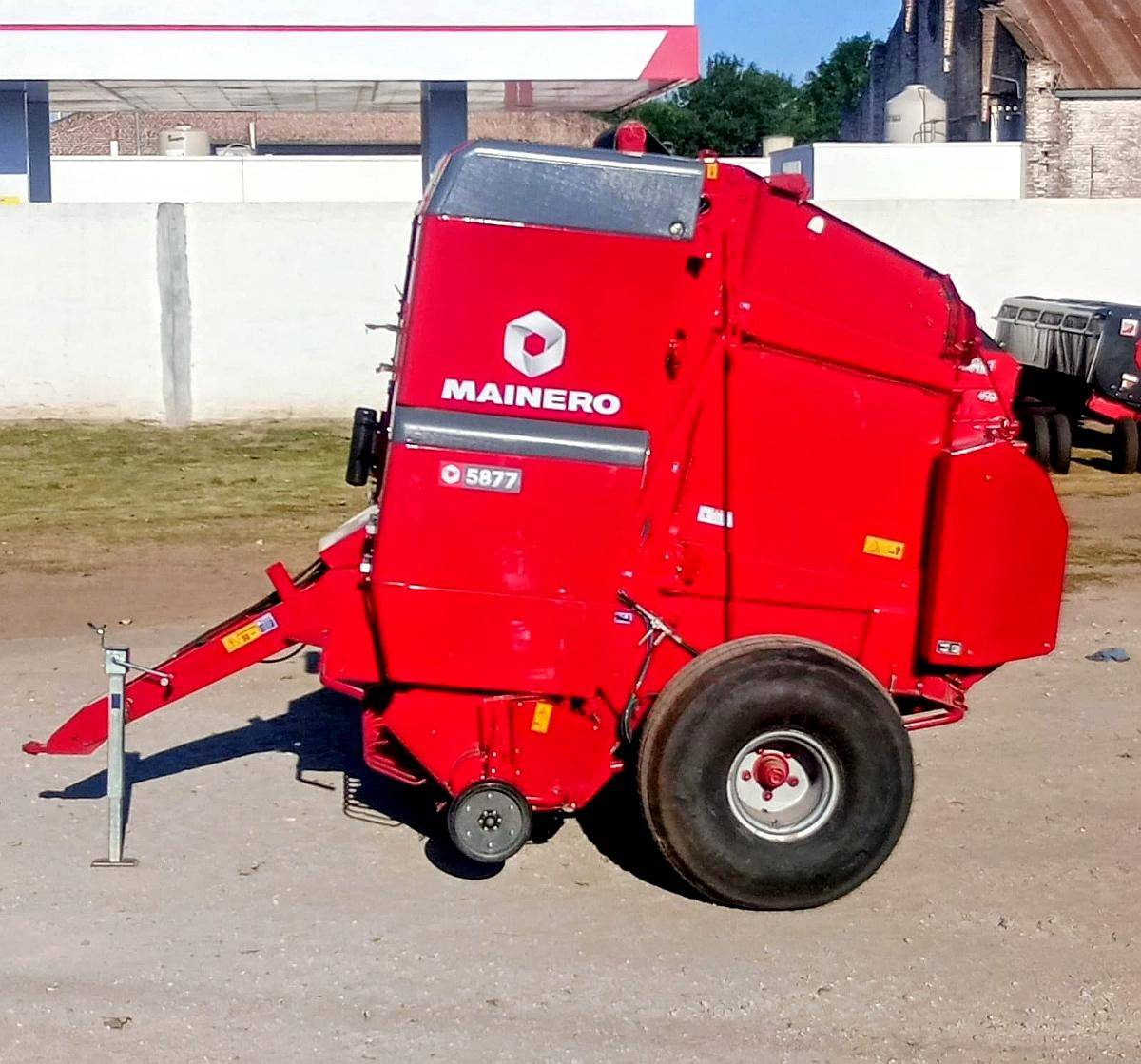 Rotoenfardadora Mainero - Modelo 5877 con Atador en RED