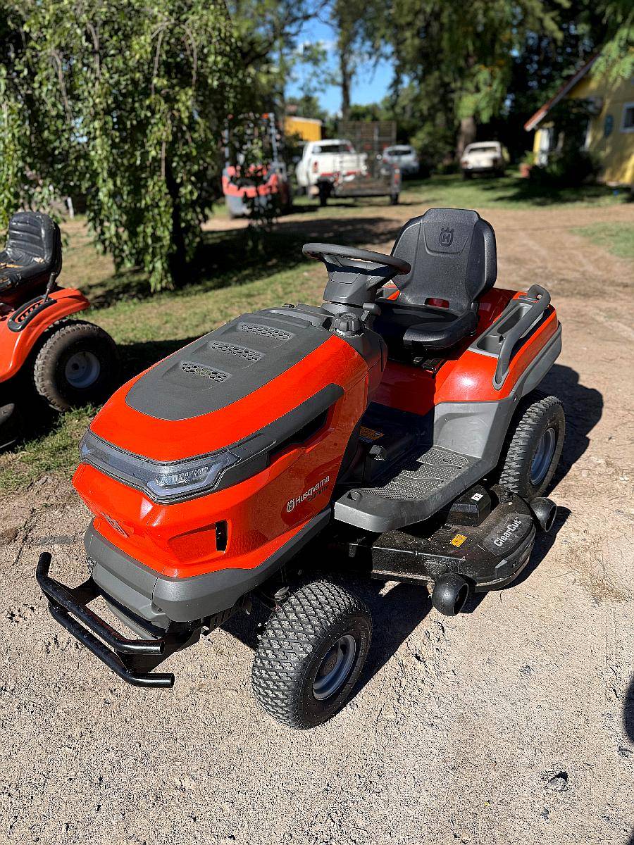 Minitractor Husqvarna de 19 HP