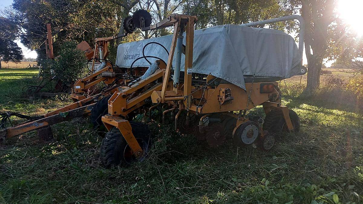 Sembradora Agrometal MX2321 Impecable