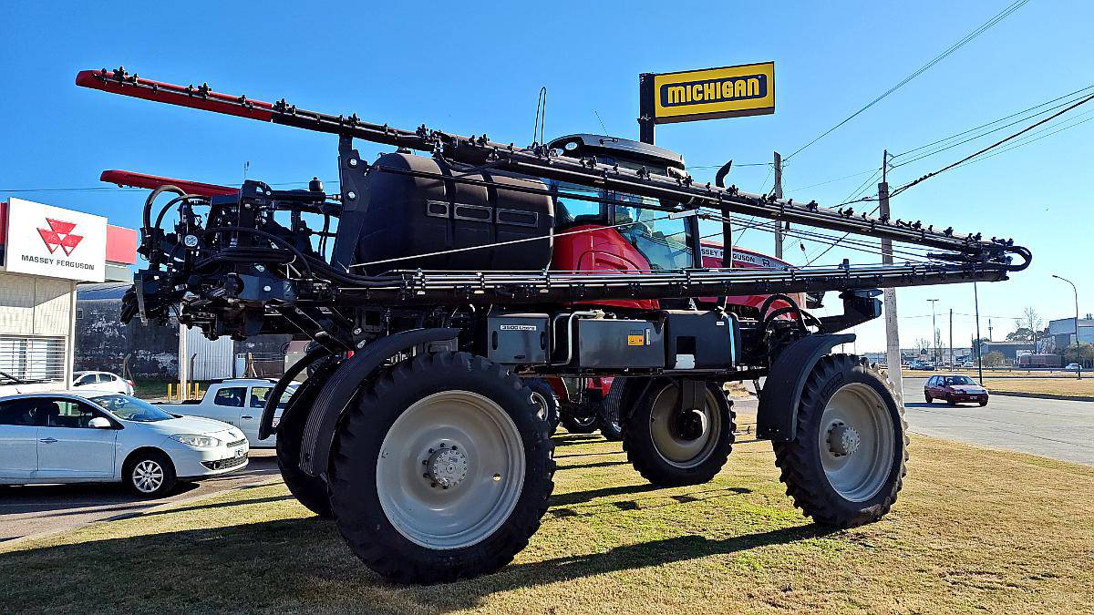 Pulverizadora Massey Ferguson Serie MF 535r