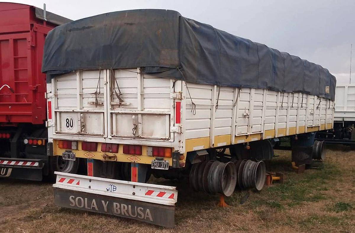 Acoplado Cerealero 9,30m – INT 824 [ – 30 % ] en 10 Cheques